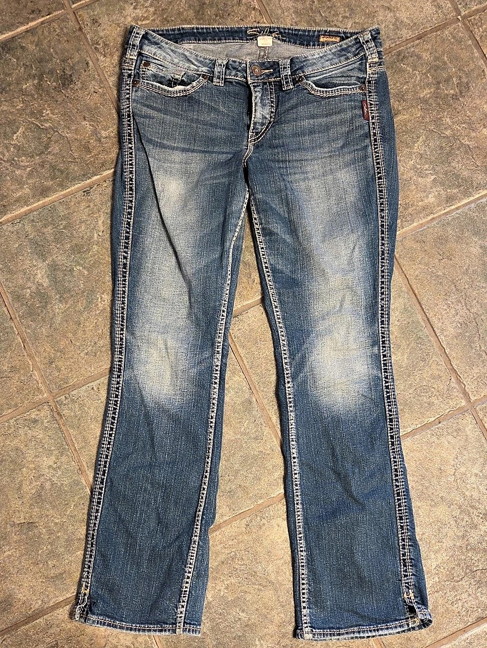 Silver Jeans Co. Francine Bootcut Jeans. Blue Waist 16W